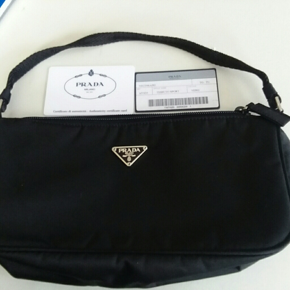 Prada purse - Picture 1 of 1